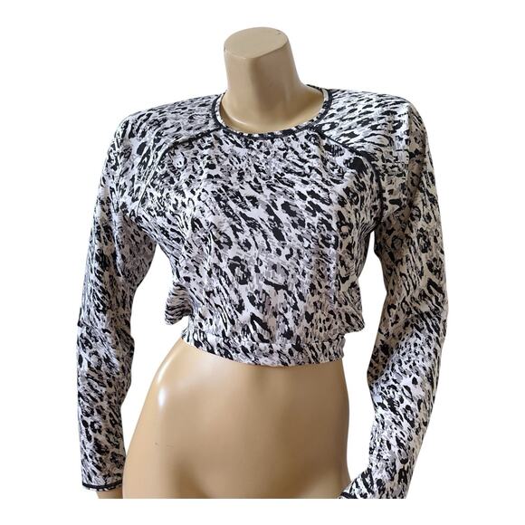 ALL IN MOTION Womens Size XL Animal Print Long Sleeve Tie Back Crop Top Shirt - Picture 1 of 6